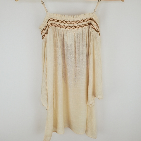 MINE small off the shoulder top - Picture 6 of 9